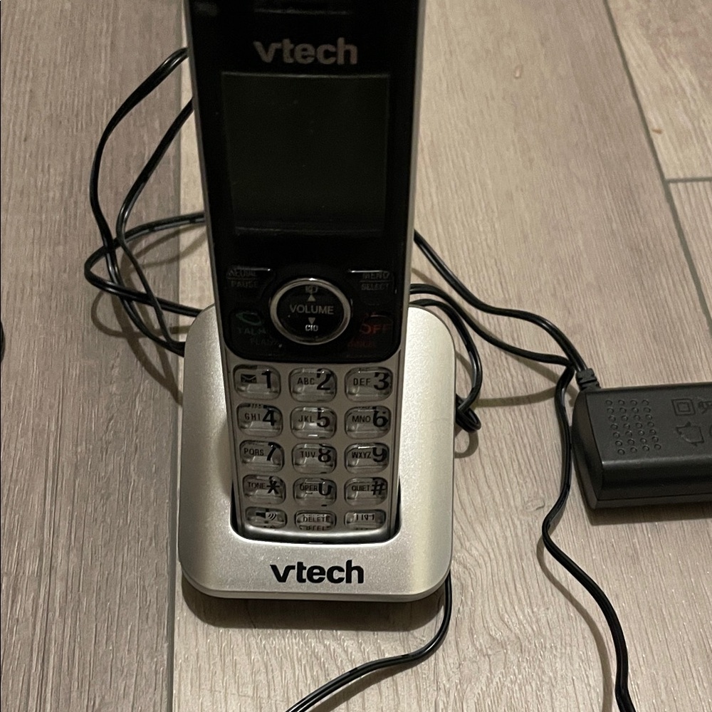 VTech Black and Silver VoIP Home Phone - Picture 3 of 5